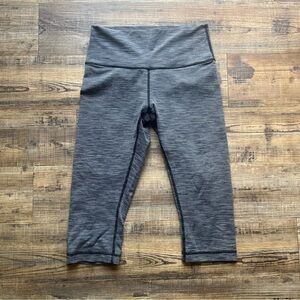 Lululemon Women's Heather Gray 17 Cropped Leggings Size 8
